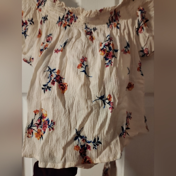 Floral off shoulder blouse - Picture 5 of 5